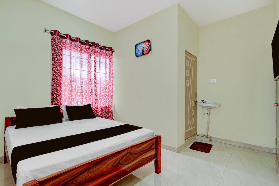 SPOT ON Deepla Grand, Nakkalagutta Hanamkonda Warangal, Warangal
