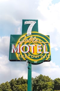 7 Gables Motel Burnside Near Somerset US 27
