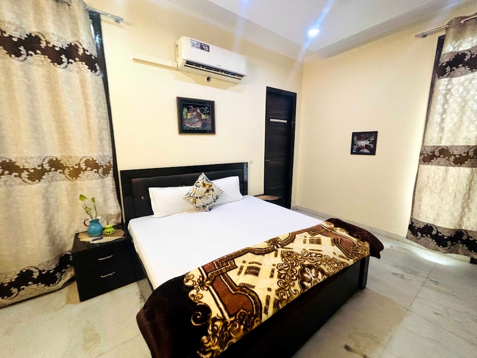 Hotel O Moonville 101 Metro, Noida City, Noida