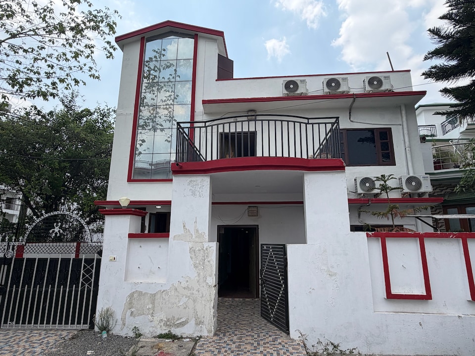 Hotel O Royal Homestay , Dehradun ISBT, Dehradun