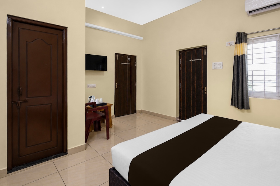Super Hotel O Temple Road Vemulavada, Karimnagar, Karimnagar