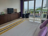 Sunday Sand Beach Pattaya 