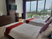 Sunday Sand Beach Pattaya 