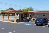 Lion Inn Albemarle By Hotel O Near US 52