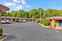 Lion Inn Albemarle By Hotel O Near US 52