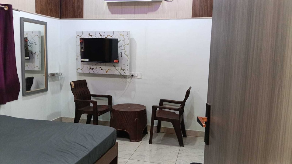 SPOT ON Patel Hotel And Restaurant , Basti, Basti