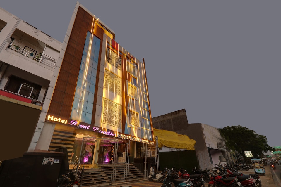 Townhouse 982 Hotel Royal Paradise, 80 FT Road Kanpur, Kanpur