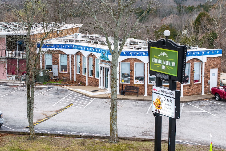 Colonial Mountain Inn Branson MO, Branson West MO, Branson West MO