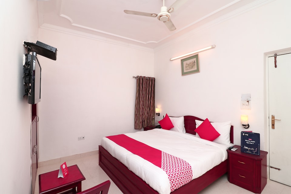 OYO Flagship 242 Indira Nagar, New High Court Lucknow, Lucknow