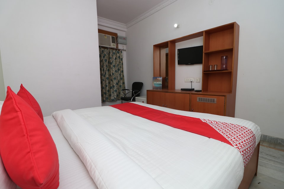 OYO Flagship 14898 Hotel Dwarika, Lanka, Varanasi