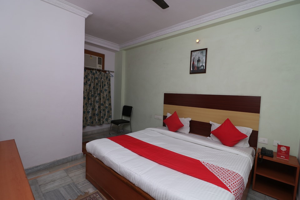 OYO Flagship 14898 Hotel Dwarika, Lanka, Varanasi