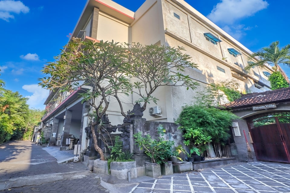 Townhouse Oak Su's Cottage near Legian Beach, Legian, Bali