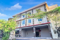 Townhouse Oak Su's Cottage near Legian Beach