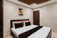 Super Collection O Vedayapalem Railway Station Formerly Grand Luxury Rooms