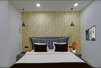 Collection O Vedayapalem Railway Station Formerly Grand Luxury Rooms