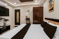 Super Collection O Vedayapalem Railway Station Formerly Grand Luxury Rooms