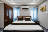 Super Collection O Vedayapalem Railway Station Formerly Grand Luxury Rooms