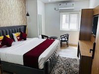 Collection O Vedayapalem Railway Station Formerly Grand Luxury Rooms