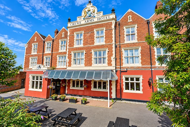 Belvilla Crewe Arms Hotel