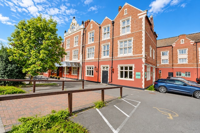Belvilla Crewe Arms Hotel