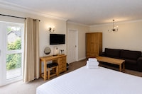 Nant Ddu Lodge Hotel & Spa by Belvilla