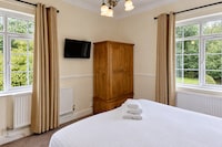 Nant Ddu Lodge Hotel & Spa by Belvilla