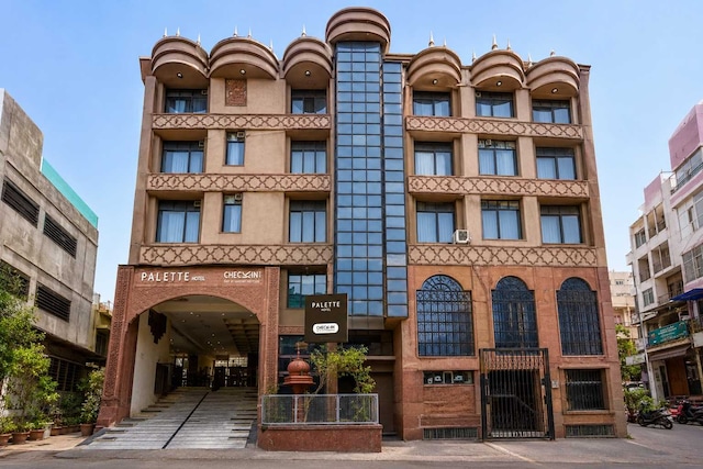 Palette Hotel Jaipur City Centre