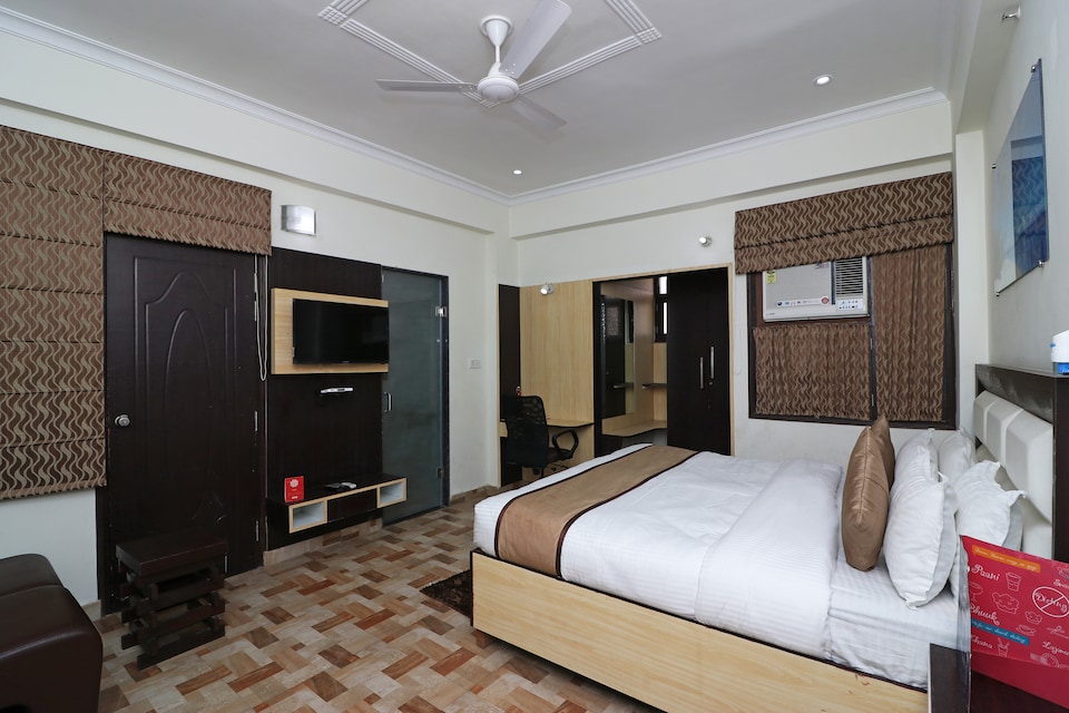 OYO 14909 Hotel Vivid, Gomti Nagar Extension Lucknow, Lucknow