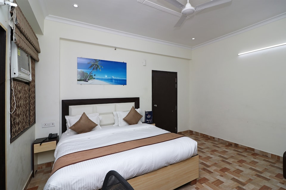 OYO 14909 Hotel Vivid, Gomti Nagar Extension Lucknow, Lucknow