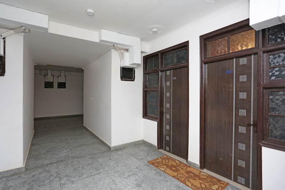 OYO 14919 Hotel Airport vatika, Airport Delhi, Delhi Transit