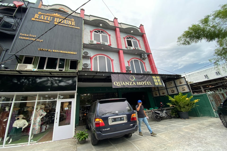 Collection O near Masjid Raya Baiturrahman formerly Quanza Hotel, Banda Aceh, Banda Aceh