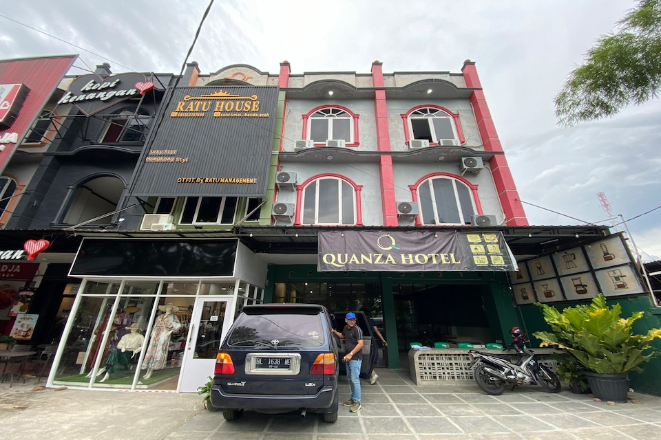 Collection O near Masjid Raya Baiturrahman formerly Quanza Hotel, Banda Aceh, Banda Aceh