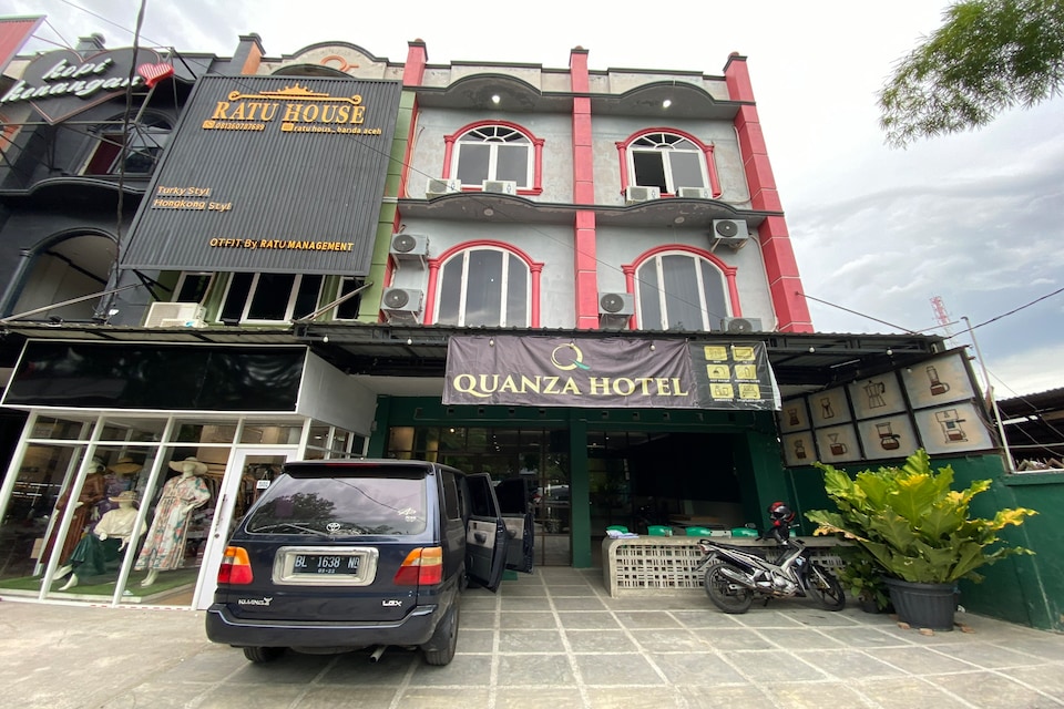 Collection O near Masjid Raya Baiturrahman formerly Quanza Hotel, Banda Aceh, Banda Aceh