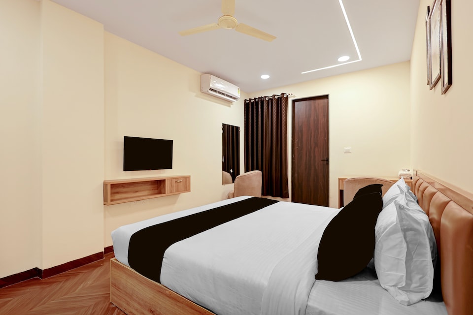  Hotel O Grand Shivay , Rajender Nagar, Indore