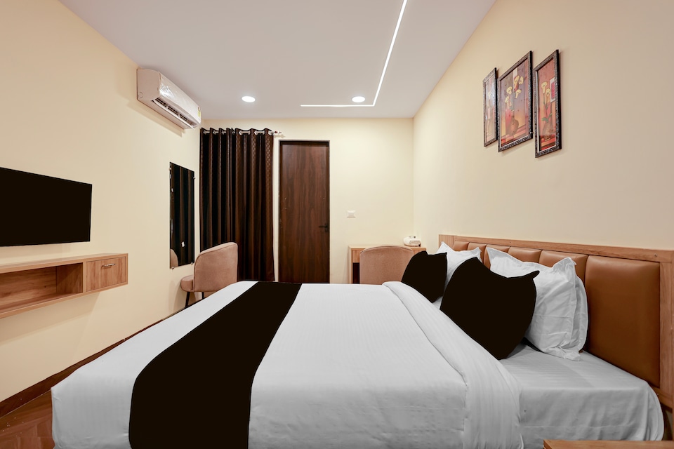  Hotel O Grand Shivay , Rajender Nagar, Indore