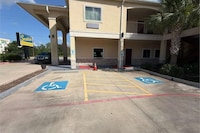 Scottish Inns & Suites Bay City, TX