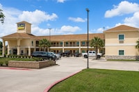 Scottish Inns & Suites Bay City, TX