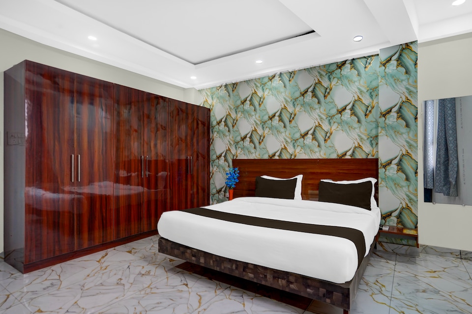 Super Townhouse Khajuri Khas Metro Station, Anand Vihar Delhi, Delhi