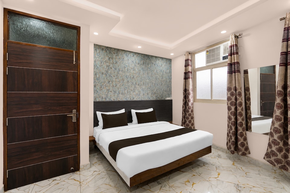 Super Townhouse Khajuri Khas Metro Station, Anand Vihar Delhi, Delhi