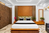 Super Townhouse Khajuri Khas Metro Station
