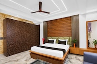 Super Townhouse Khajuri Khas Metro Station