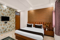 Super Townhouse Khajuri Khas Metro Station