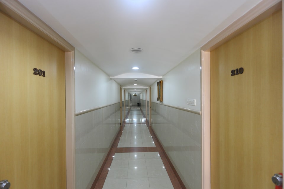 Capital O 14933 RPR Residency, Mylapore, Chennai