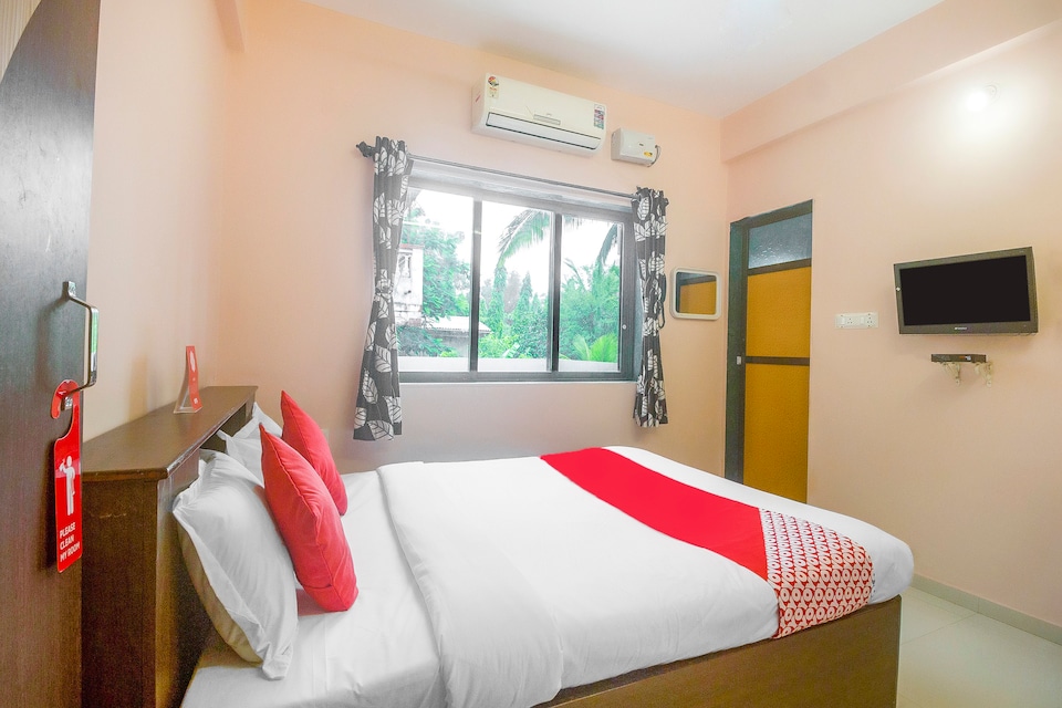 OYO 14937 Nature's Retreat, Lonavala Market, Lonavala