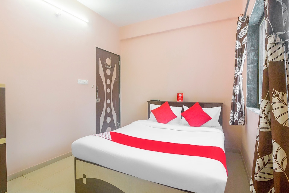 OYO 14937 Nature's Retreat, Lonavala Market, Lonavala