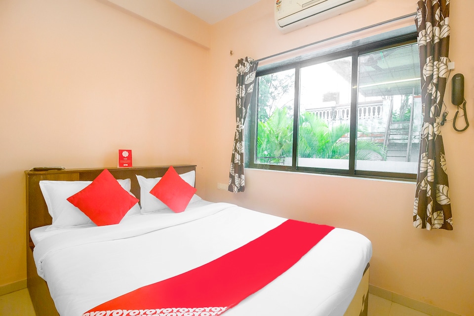 OYO 14937 Nature's Retreat, Lonavala Market, Lonavala