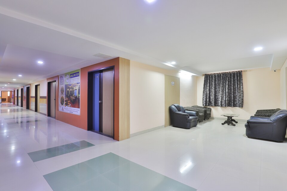 OYO 14942 Hotel Maple Leaf, Infocity Gandhinagar, Gandhinagar