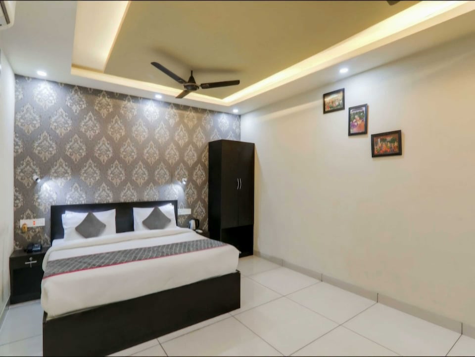 Hotel O Centrum, Golghar, Gorakhpur