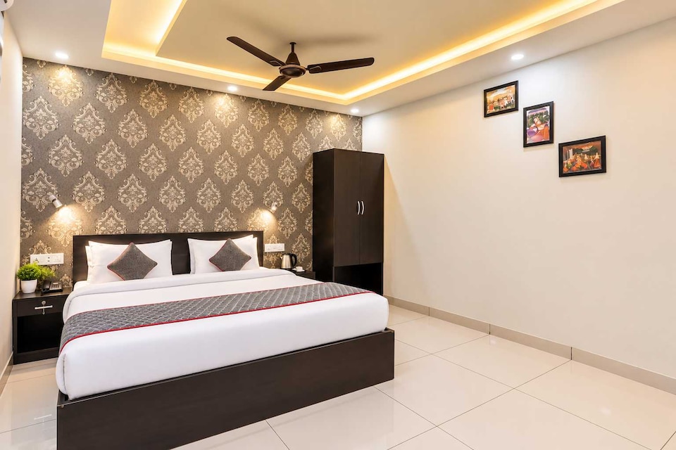 Hotel O Centrum, Golghar, Gorakhpur