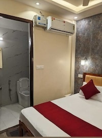 Hotel O Shivaksh pink palace 